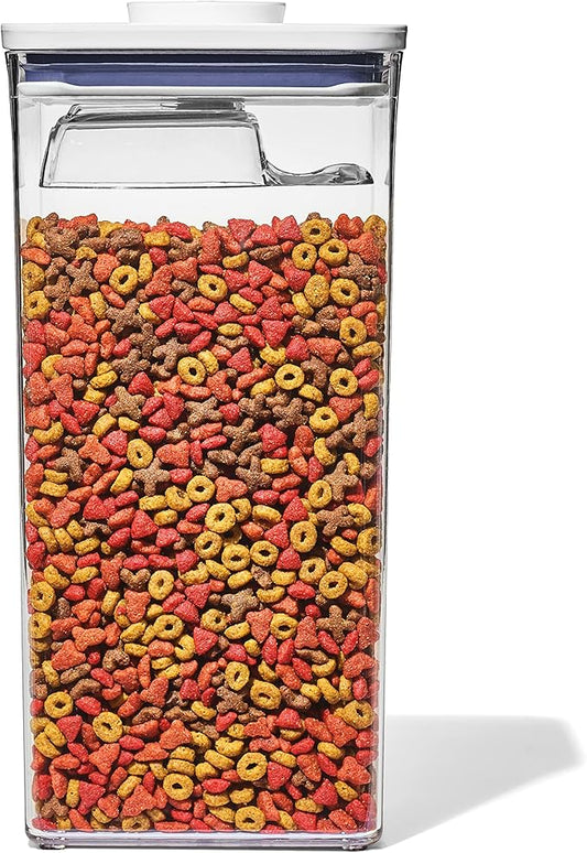 OXO Good Grips Pet POP Container – 6.0 Qt/5.7 L with Half Scoop |Ideal for up to 6.5lbs of Dog Food or 4.5lbs of Cat Food | Airtight Dog and Cat Food Storage Container | BPA Free, Clear